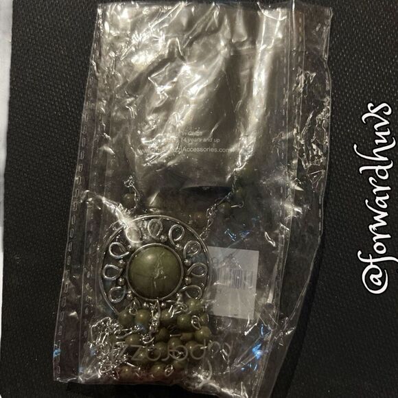 Bundle Sale 3 for $15 | Paparazzi Sahara Suburb Necklace and Earring Set - Picture 8 of 9